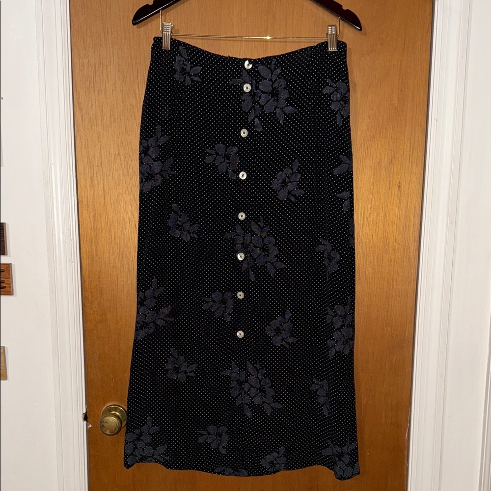 •LIZ CLAIBORNE•BLACK & GRAY FLORAL & MICRO POLKADOT MIDI SKIRT SIZE 10 PETITE - Picture 8 of 8